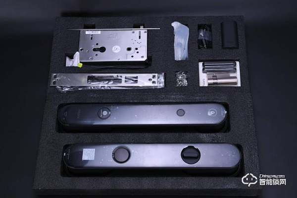 Aqara全自動智能推拉鎖D100，讓我成為全村最靚的仔