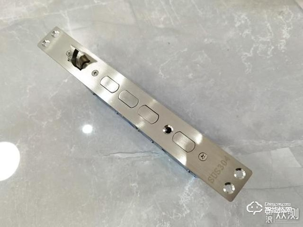 拒絕花里胡哨，德施曼小嘀Q3H智能指紋鎖體驗