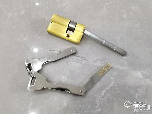 拒絕花里胡哨，德施曼小嘀Q3H智能指紋鎖體驗