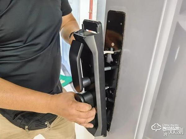 拒絕花里胡哨，德施曼小嘀Q3H智能指紋鎖體驗