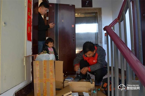 米家推拉式指紋鎖評測:顏值與實力共存,6種開鎖方式全家通用 米家推拉式指紋鎖評測:顏值與實力共存,6種開鎖方式全家通用