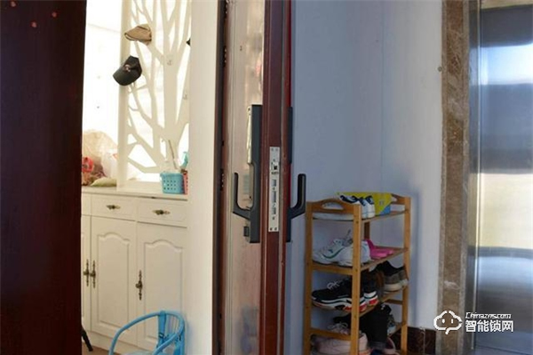 米家推拉式指紋鎖評測:顏值與實力共存,6種開鎖方式全家通用 米家推拉式指紋鎖評測:顏值與實力共存,6種開鎖方式全家通用