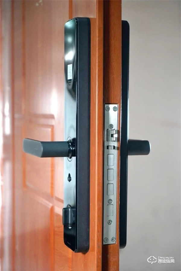 1599元難逢對(duì)手！小米智能門(mén)鎖Pro評(píng)測(cè)：貓眼、門(mén)鈴、攝像頭一步到位