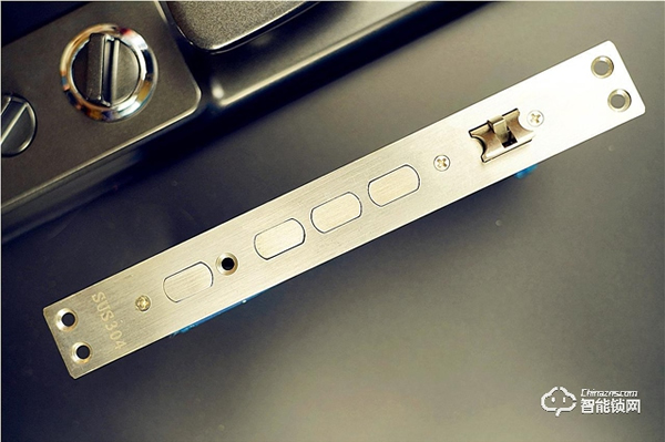 告別繁瑣，安全防護，金指碼全自動智能鎖MK1讓開門更智能