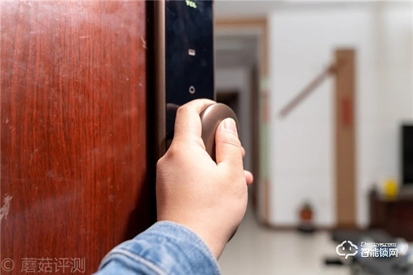 雙芯雙電機，開門更便捷，自動上鎖更放心！TCL指紋智能鎖K6C評測