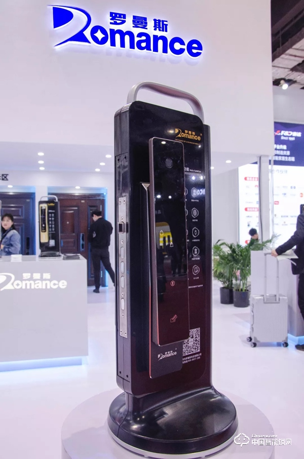 羅曼斯“高調”亮相2019上海建博會,實力引領行業升級! 羅曼斯“高調”亮相2019上海建博會,實力引領行業升級!