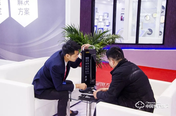 羅曼斯“高調”亮相2019上海建博會,實力引領行業升級! 羅曼斯“高調”亮相2019上海建博會,實力引領行業升級!