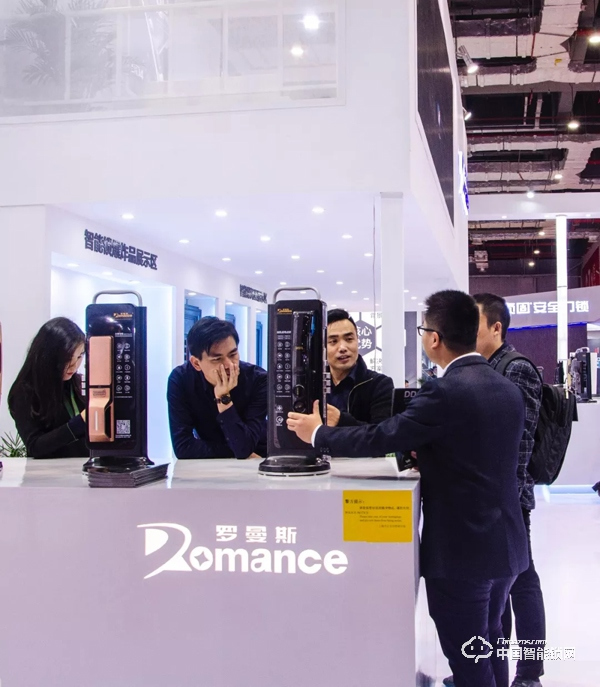 羅曼斯“高調”亮相2019上海建博會,實力引領行業升級! 羅曼斯“高調”亮相2019上海建博會,實力引領行業升級!