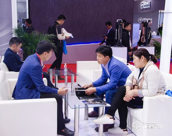 羅曼斯“高調”亮相2019上海建博會,實力引領行業升級! 羅曼斯“高調”亮相2019上海建博會,實力引領行業升級!