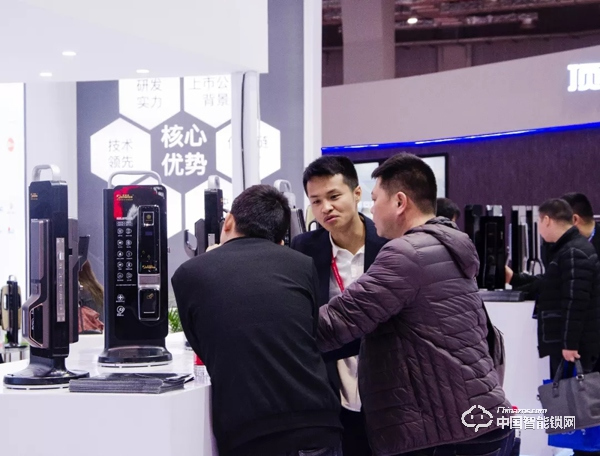 羅曼斯“高調”亮相2019上海建博會,實力引領行業升級! 羅曼斯“高調”亮相2019上海建博會,實力引領行業升級!