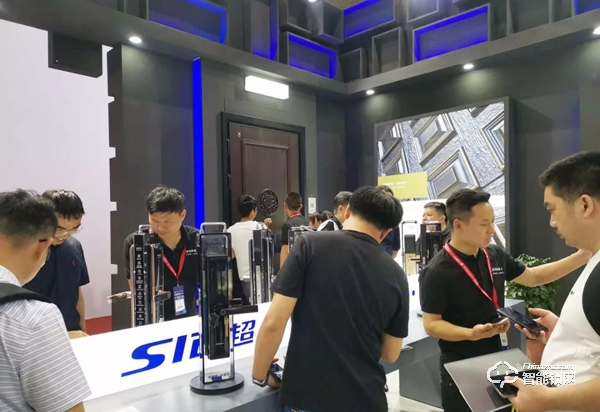 廣州建博會首秀 | 超人智能鎖攜全品類驚艷亮相,掀起熱潮! 廣州建博會首秀 | 超人智能鎖攜全品類驚艷亮相,掀起熱潮!