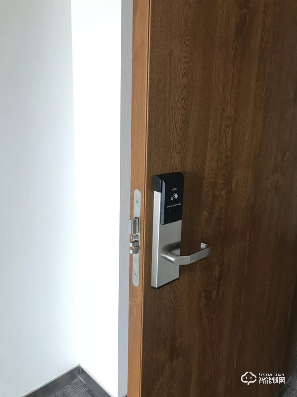 必達(dá)智能鎖 華麗綻放于世界級大型機(jī)場