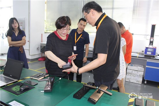 中國(guó)智能鎖行業(yè)考察團(tuán)，走進(jìn)CSLP中國(guó)智能鎖共享產(chǎn)業(yè)平臺(tái)