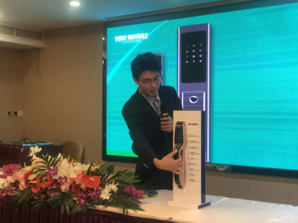 VOW ROVER諾虎智能指紋鎖攜手 音樂唱作人莊閑代言簽約儀式隆重舉行