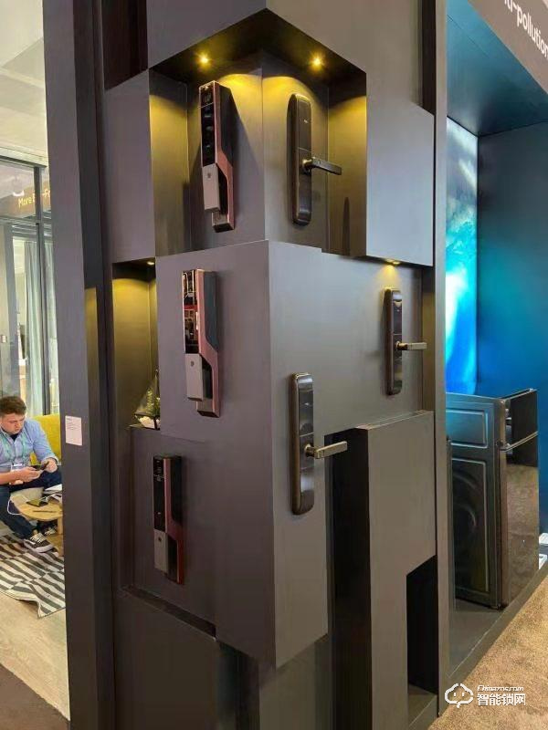 開門聯(lián)動(dòng)智能家電,TCL物聯(lián)網(wǎng)智能門鎖帶來未來家居新想象 開門聯(lián)動(dòng)智能家電,TCL物聯(lián)網(wǎng)智能門鎖帶來未來家居新想象