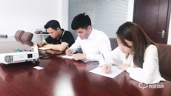 在線云考察,創新謀合作——華潤置地走進超人,“云”參觀超人智能工廠 在線云考察,創新謀合作——華潤置地走進超人,“云”參觀超人智能工廠