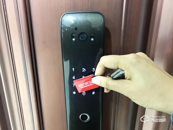 普通消費(fèi)者該如何選擇智能鎖？櫻花R8全自動(dòng)智能鎖告訴你