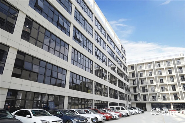 VOC智能辦公樣板領先行業，探秘“新基建”賦能的“智慧工廠”