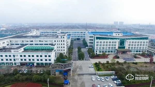 超人鳳凰涅槃，浴火重生。在疫情當下經歷困難，一切謠言止于現