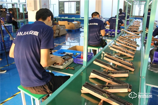 熱烈歡迎南京公安研究院蒞臨安嘉智能鎖考察 熱烈歡迎南京公安研究院蒞臨安嘉智能鎖考察