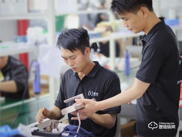 楊格鎖業酒店鎖上海酒店展大放異彩，宣告酒店入住“看臉時代”到來