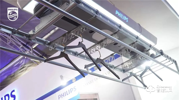 飛利浦智能鎖攜智能晾衣架&保險(xiǎn)柜震撼亮相越南建筑材料展會(huì) 飛利浦智能鎖攜智能晾衣架&保險(xiǎn)柜震撼亮相越南建筑材料展會(huì)