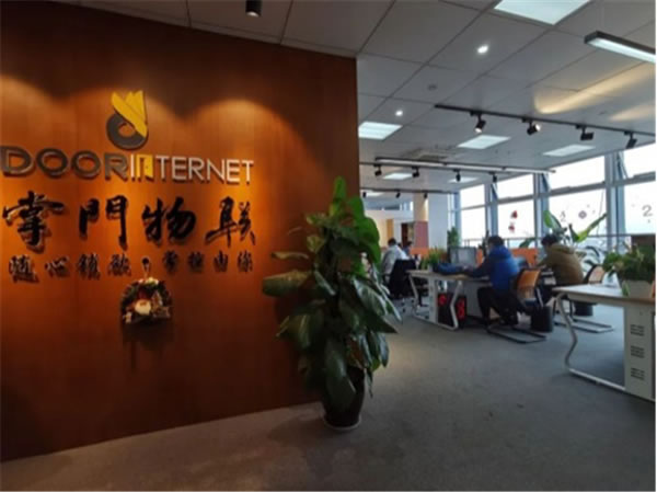 掌門物聯聯網型智能門鎖全新產品理念亮相CCLE2021后勤展，人氣爆棚！