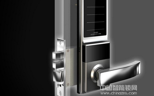 智能指紋鎖與傳統電子鎖的優勢是什么