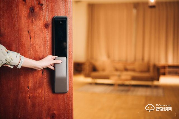 專家評面部識別智能門鎖：現(xiàn)階段安全系數(shù)低，還是選靠譜的