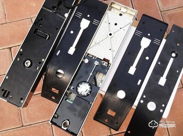 那些賣幾百塊錢的智能門鎖 你敢買嗎？