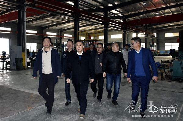 胡偉調研余干縣汽摩配、智能鎖產業發展情況