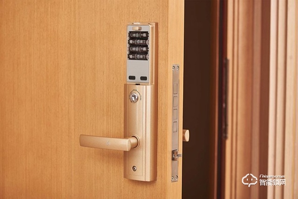 電池大評測|看看什么電池用在智能門鎖上最合適