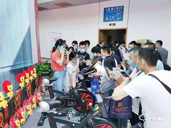 保仕盾Q3系列智能鎖驚艷亮相永康門博會，火爆人氣嗨翻全場！