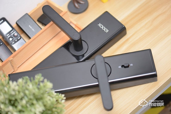 鹿客智能鎖沒電了怎么開門 鹿客智能鎖如何充電