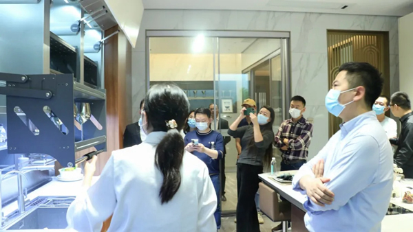 中國郵電器材集團(tuán)到BSPH智能家居考察