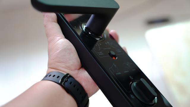 到手價(jià)1599元的小米智能門鎖Pro到底有多Pro?