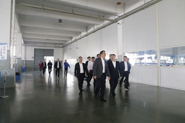 溫州甌海區領導一行人蒞臨琨山智能鎖生產工廠參觀指導