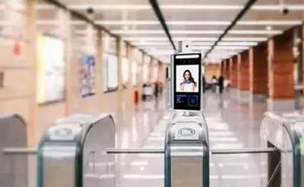 佰譽科技人臉識別智能測溫儀上線 助力復工復產