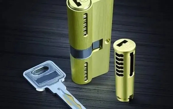 頂吉智能鎖告訴你指紋鎖好還是機(jī)械鎖好