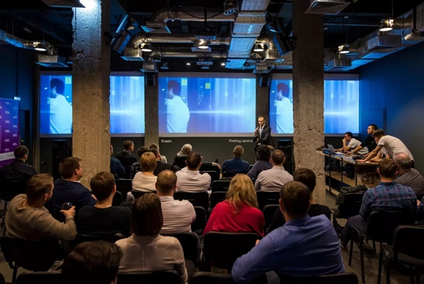 河?xùn)|智能家居俄羅斯團(tuán)隊(duì)舉辦經(jīng)銷商大會