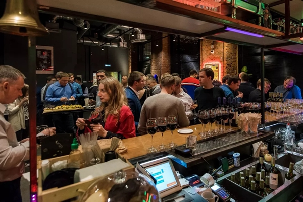 河?xùn)|智能家居俄羅斯團(tuán)隊(duì)舉辦經(jīng)銷商大會