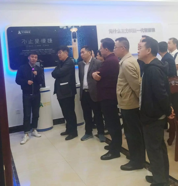 王力歡迎唐山市專精特新企業老總參觀