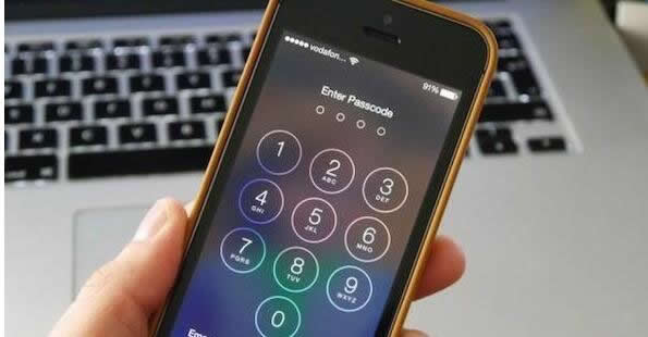 家里裝了指紋鎖，但是手容易出汗，打不上指紋怎么辦？