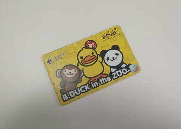 有了公寓智能鎖，房東可以為租戶打造一卡在手、輕松進出的生活