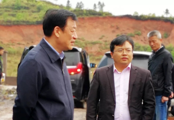 青松沃德智能鎖迎接江西省委書記劉奇考察指芯總部科技園