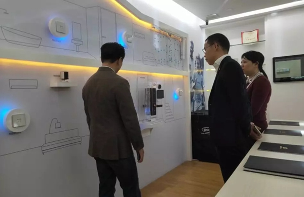 斑點(diǎn)貓智能鎖歡迎廣東省物聯(lián)網(wǎng)協(xié)會秘書長曾明博士一行到訪