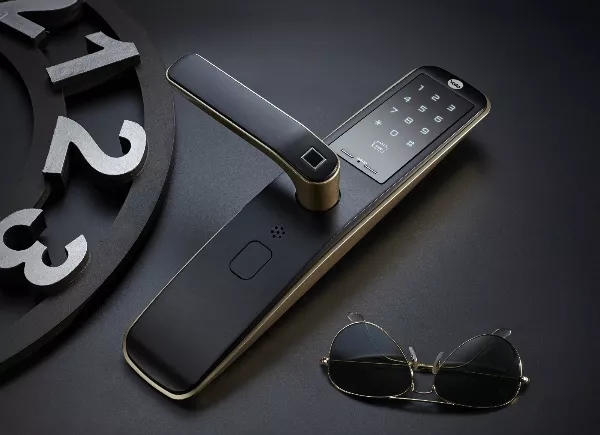 耶魯智能鎖榮獲大發地產戰略聯盟暨合作伙伴表彰大會“賦能加速獎”