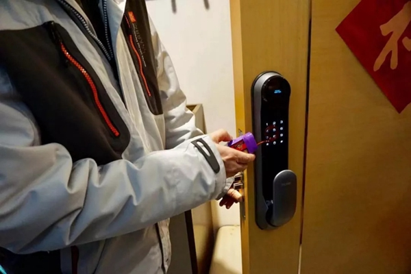 海爾智慧家居智能鎖貼心安全，治愈強(qiáng)迫癥