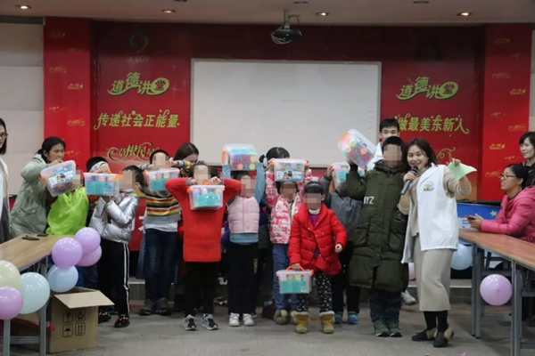 德施曼小嘀云智能鎖“曼步星空”歌舞會開啟2019溫暖新春