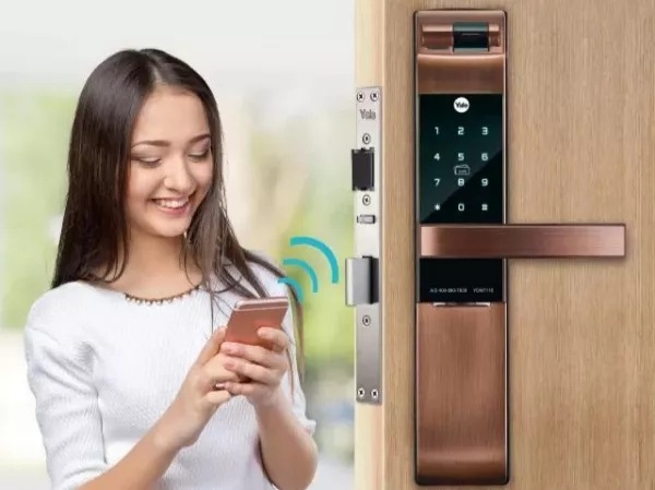 耶魯智能鎖手機藍牙就能解鎖，手機就是回家的鑰匙！